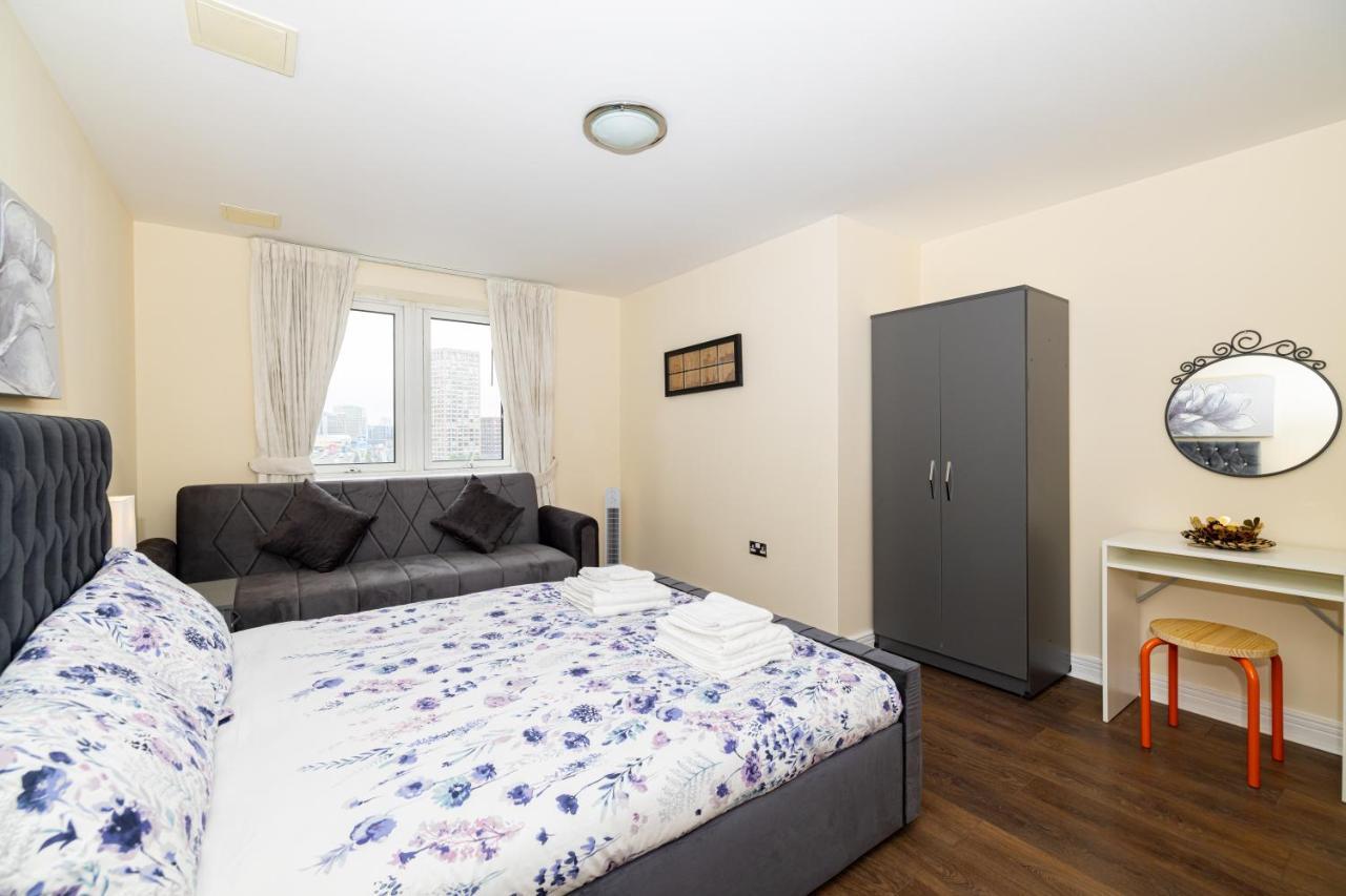 Two Bed Apartment Near Canary Wharf ลอนดอน ภายนอก รูปภาพ