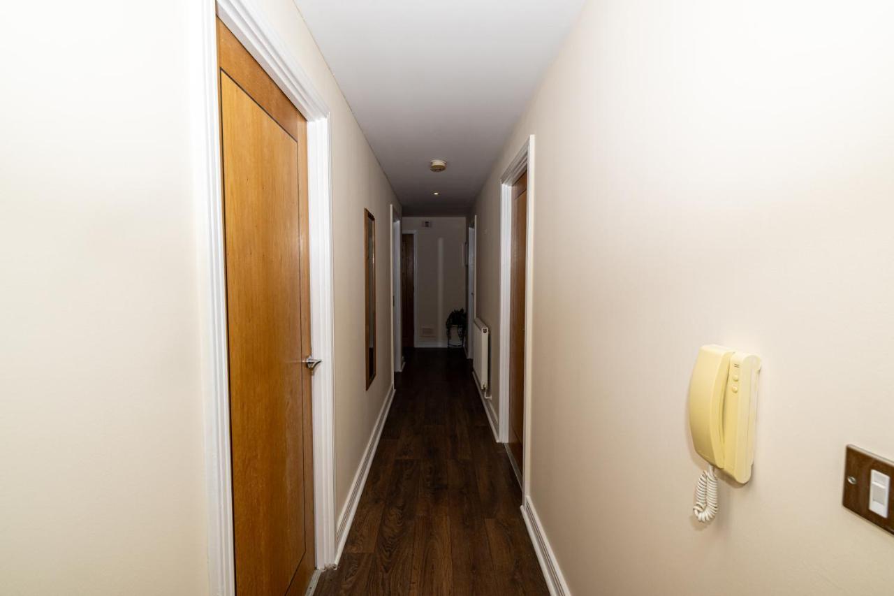 Two Bed Apartment Near Canary Wharf ลอนดอน ภายนอก รูปภาพ