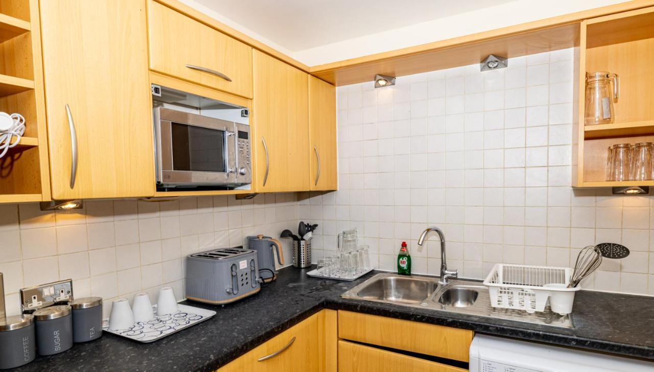 Two Bed Apartment Near Canary Wharf ลอนดอน ภายนอก รูปภาพ