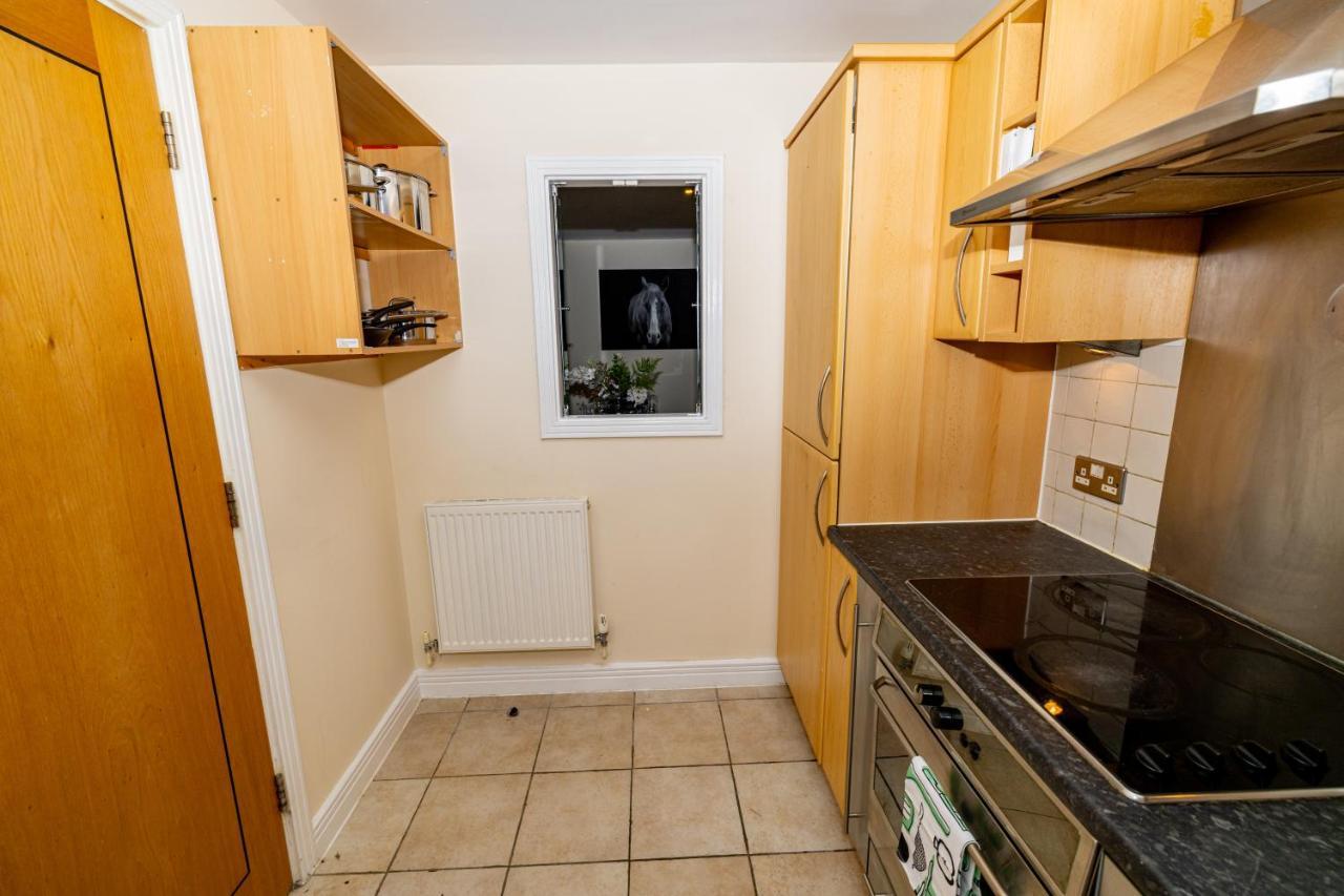 Two Bed Apartment Near Canary Wharf ลอนดอน ภายนอก รูปภาพ