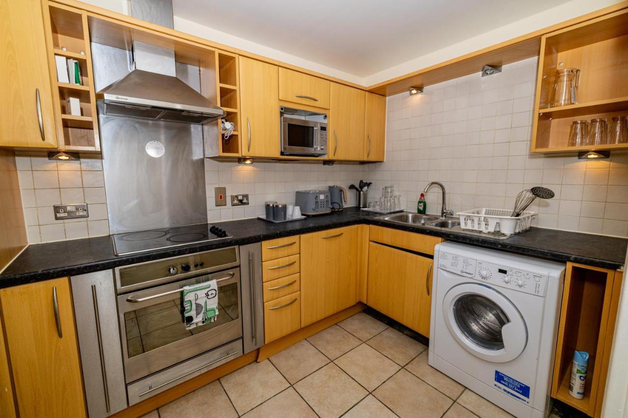 Two Bed Apartment Near Canary Wharf ลอนดอน ภายนอก รูปภาพ