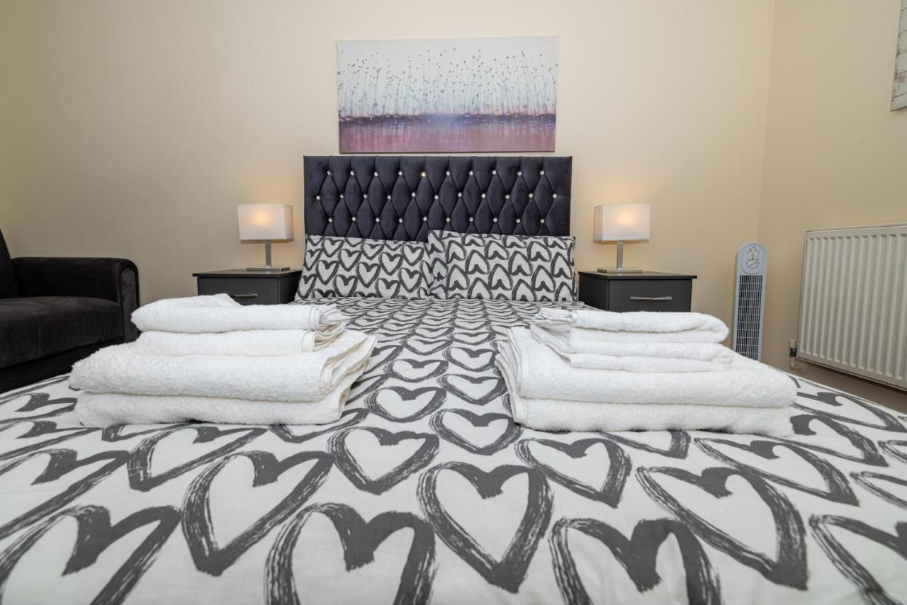 Two Bed Apartment Near Canary Wharf ลอนดอน ภายนอก รูปภาพ