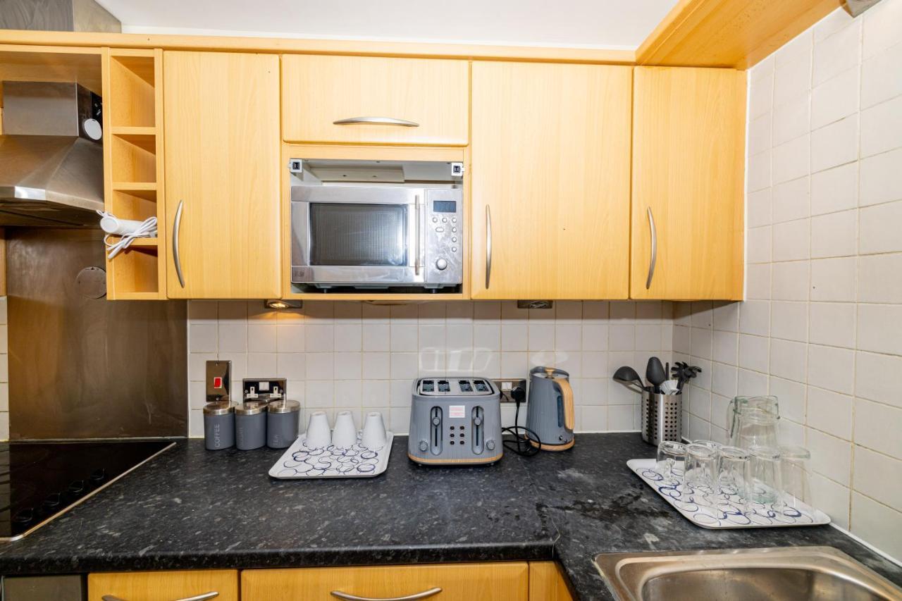 Two Bed Apartment Near Canary Wharf ลอนดอน ภายนอก รูปภาพ