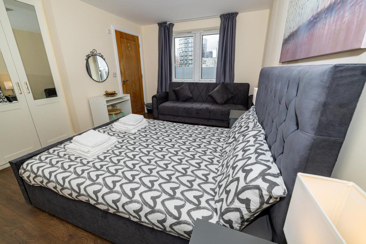 Two Bed Apartment Near Canary Wharf ลอนดอน ภายนอก รูปภาพ
