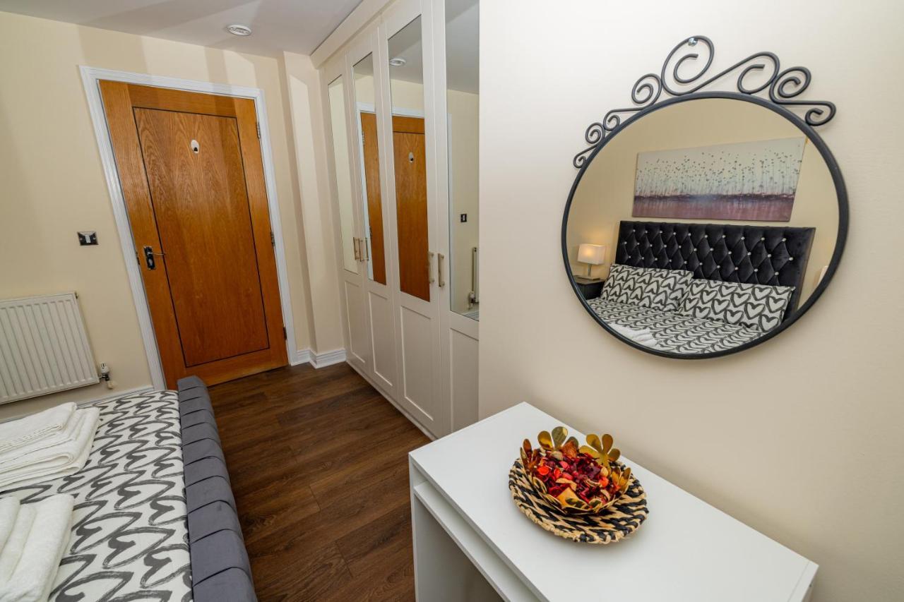 Two Bed Apartment Near Canary Wharf ลอนดอน ภายนอก รูปภาพ