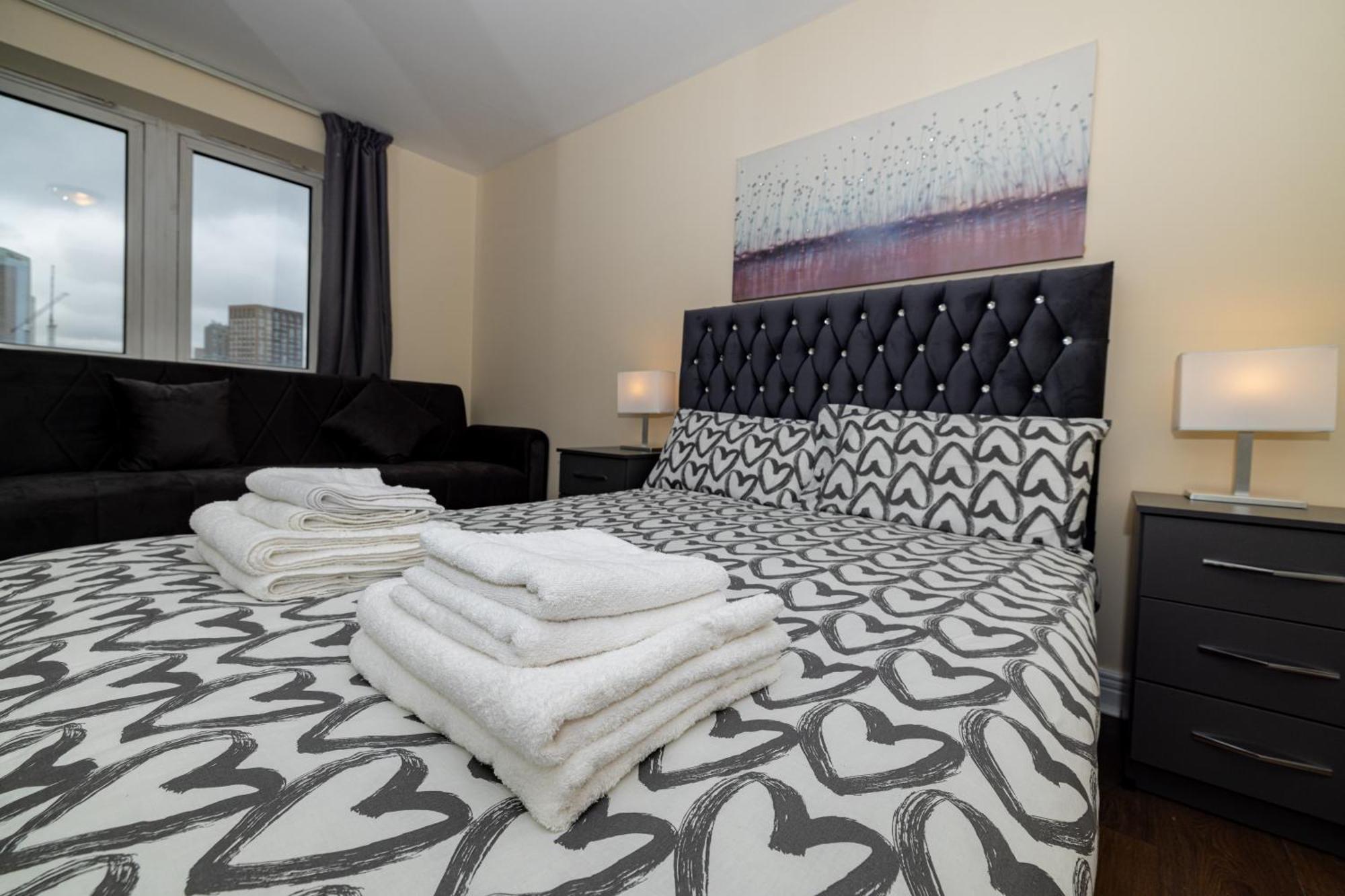 Two Bed Apartment Near Canary Wharf ลอนดอน ภายนอก รูปภาพ