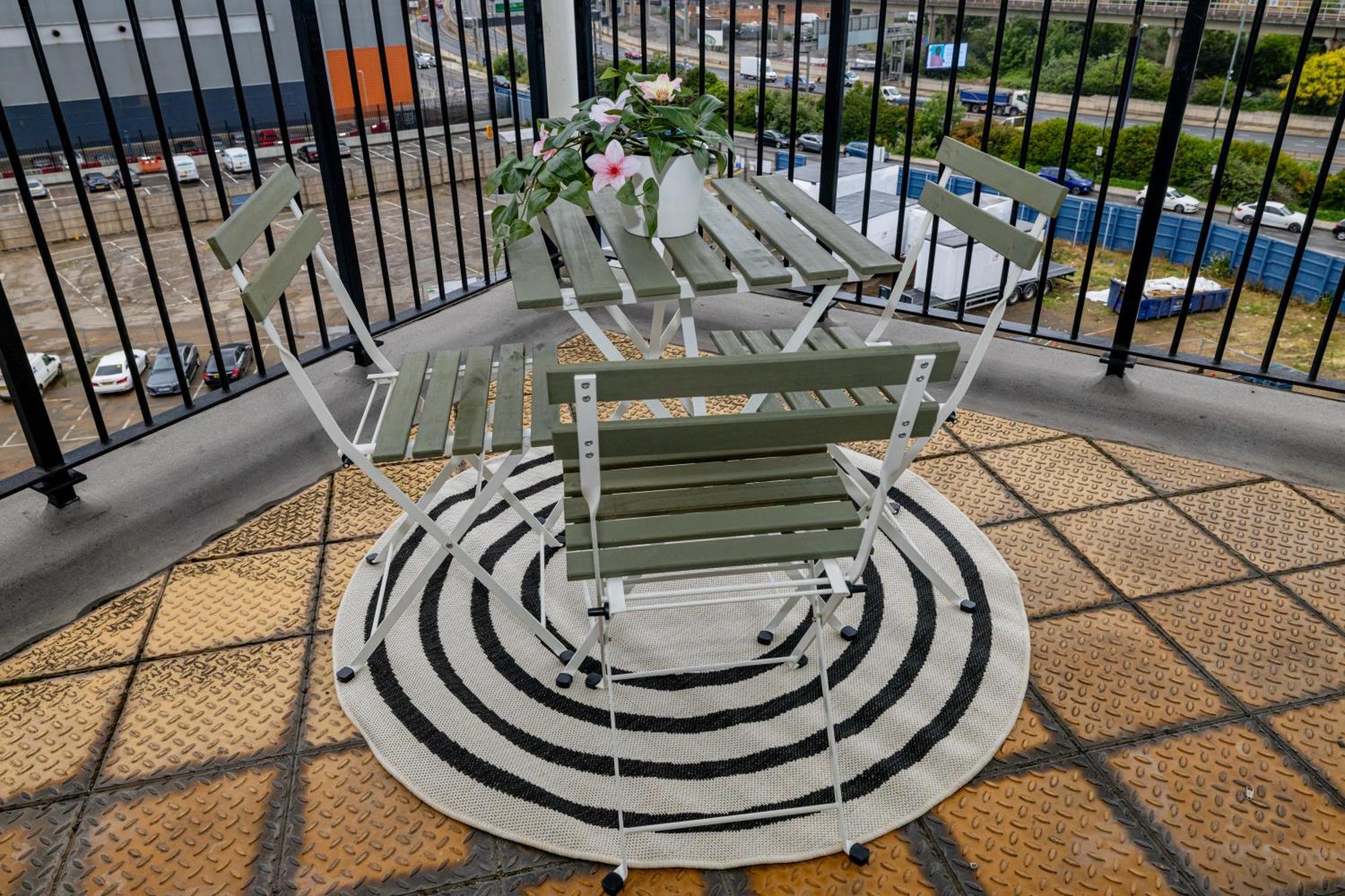 Two Bed Apartment Near Canary Wharf ลอนดอน ภายนอก รูปภาพ